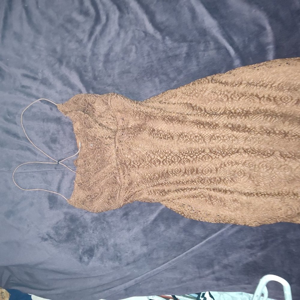Dresses - Picture 4 of 15